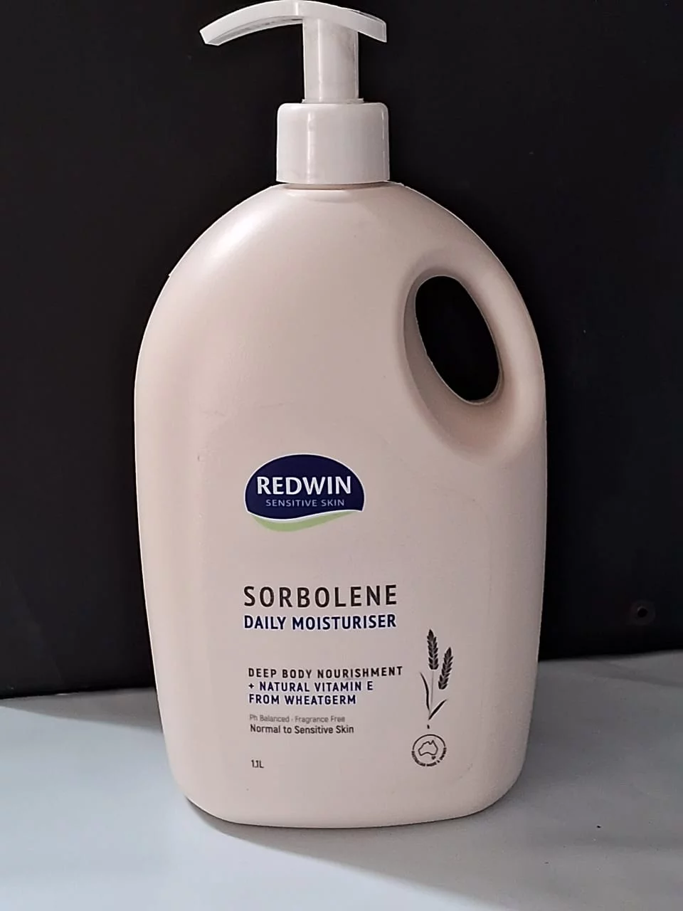 Redwin sorbolene Daily Moisturiser 1.1L