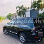 Rent a car Land crusier V 8