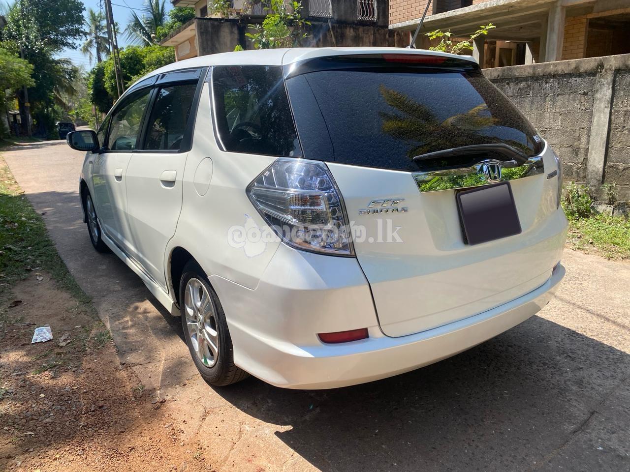 Lanka Derana | Rent a car Honda Fit Shuttle - Lanka Derana