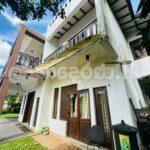 (S135) Luxury 2 story house for sale in Battaramulla Himbutana