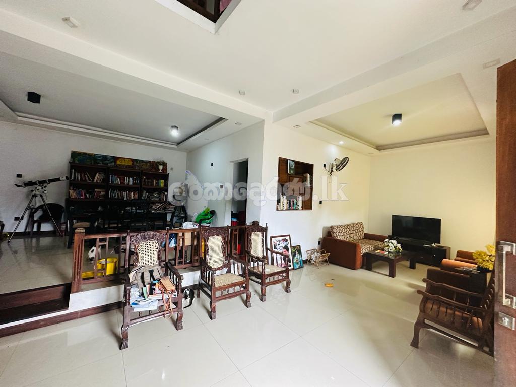(S135) Luxury 2 story house for sale in Battaramulla Himbutana