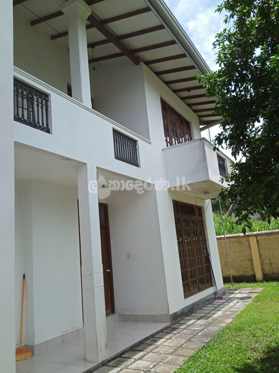 S229) 2 story house for sale in Battaramulla Thalahena Junction