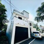 S267) Architect designed newly renovated 2 storey for sale in Thalahena