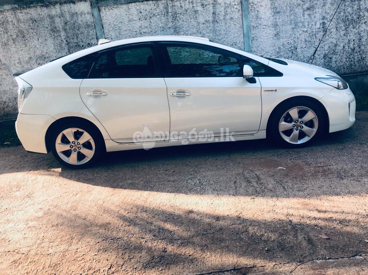 Rent a car Toyota prius