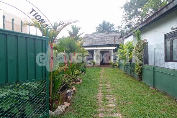 Code 3732 Land with ahouse for sale Col15