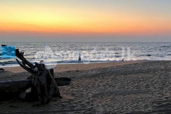 Code 3724 Beach land for sale Marawila