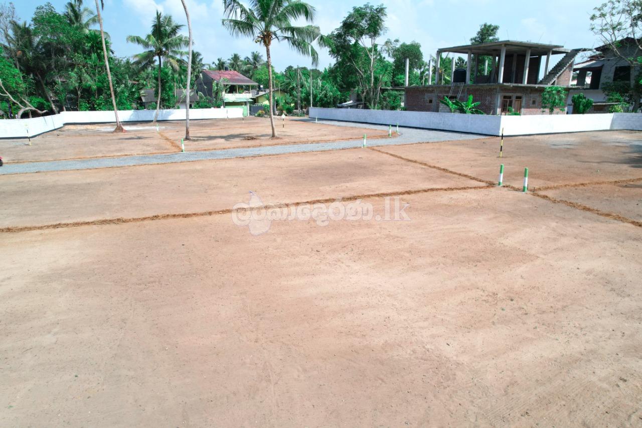 Land for sale in yakkala