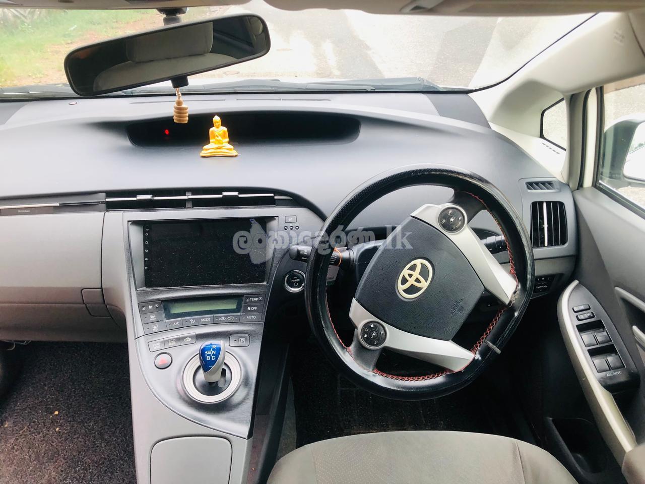 Rent a Car Toyota Prius