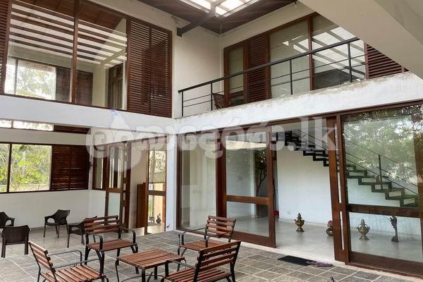 Code 3782 House for saleAthurugiriya