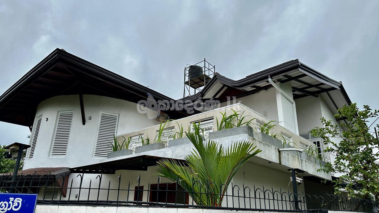 House For Sale: Athurugiriya