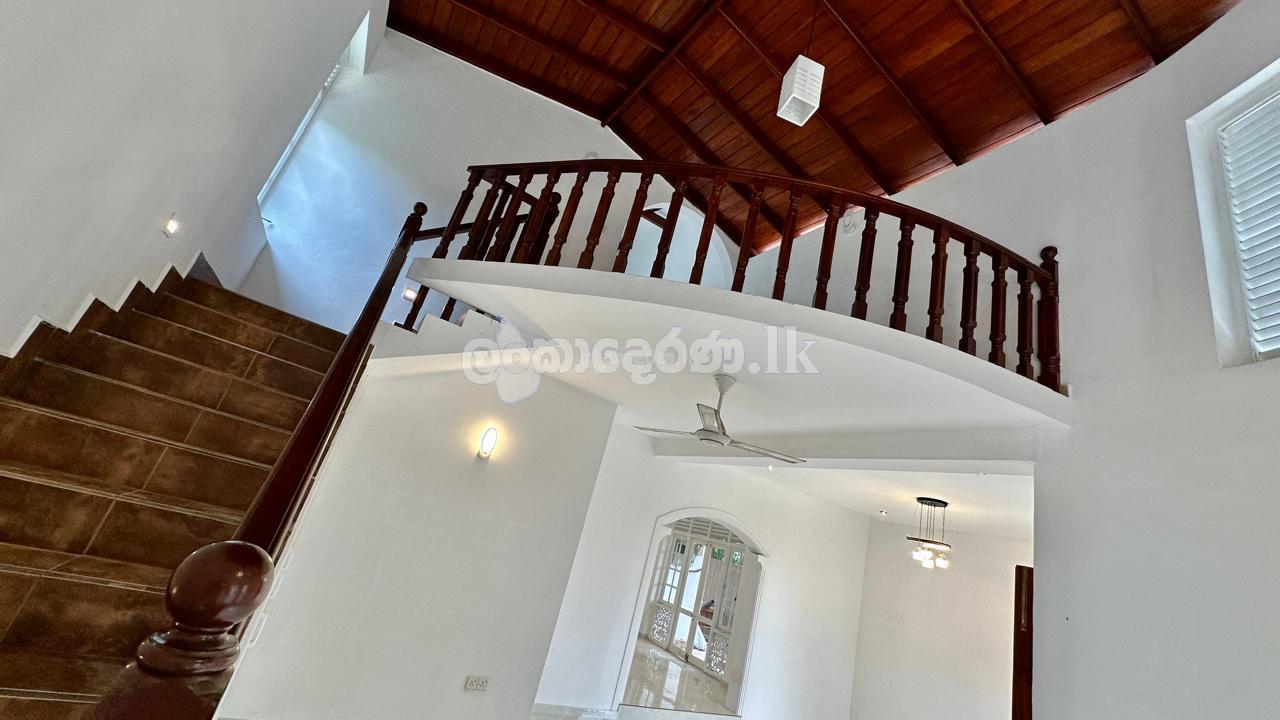 House For Sale: Athurugiriya