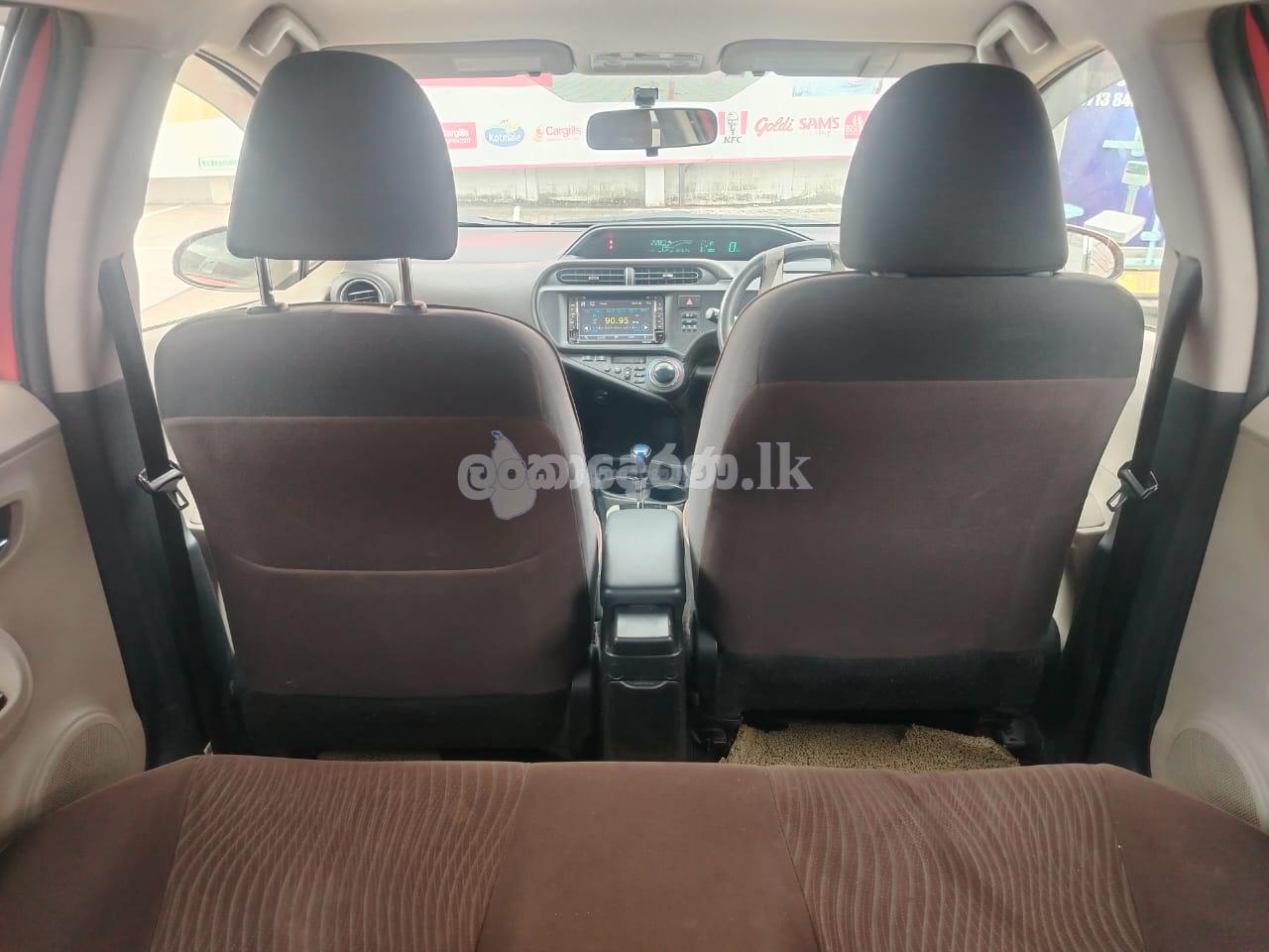 Rent a car Toyota Aqua 1