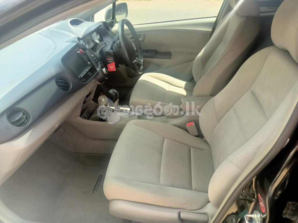 HONDA INSIGHT CAR FOR RENT