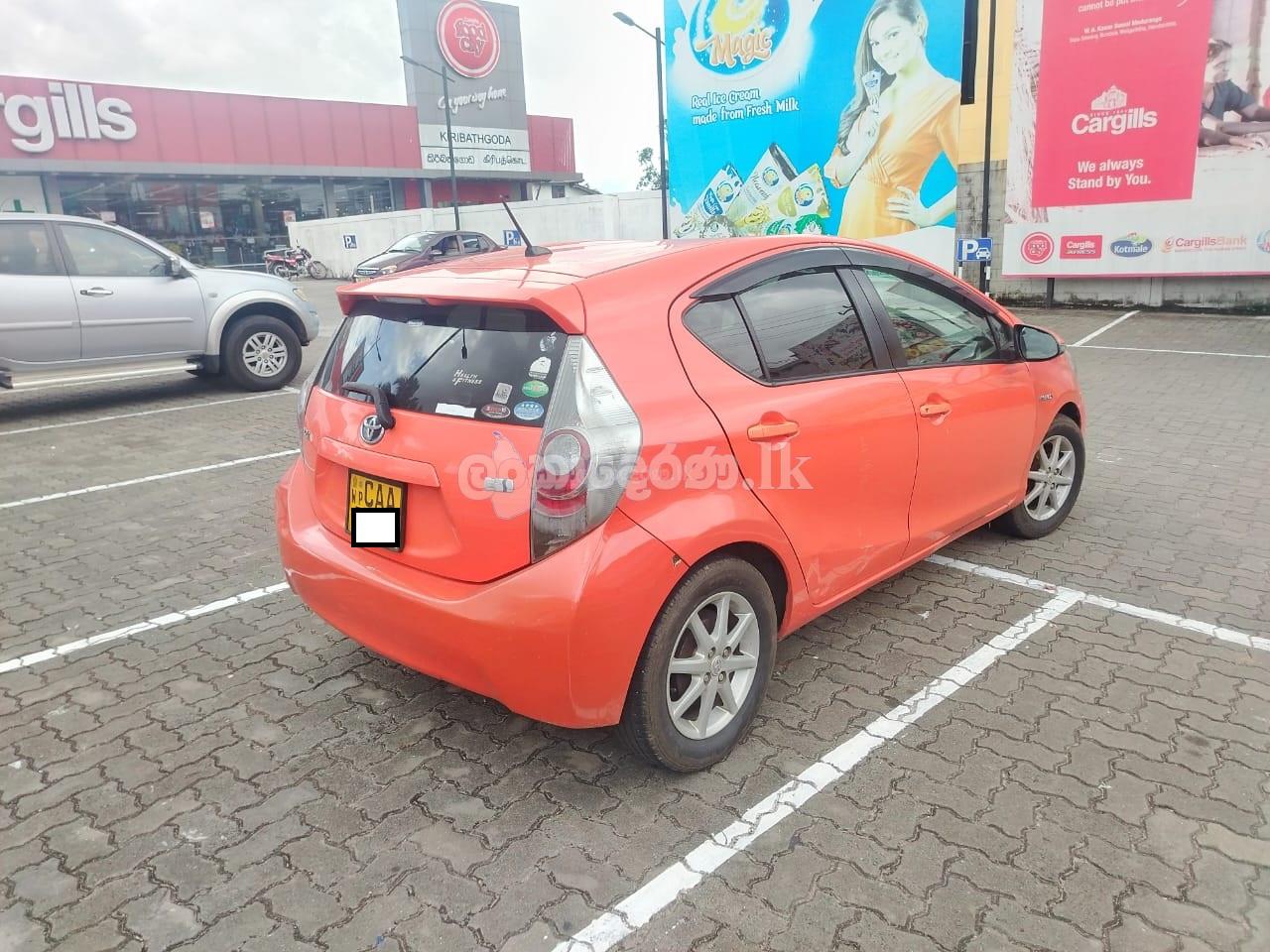 Rent a car Toyota Aqua 1