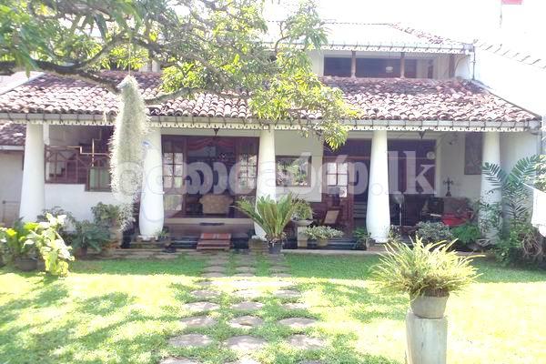 Code 3816 House & sjowroom for sale Negombo