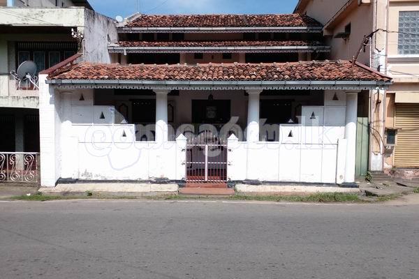 Code 3816 House & sjowroom for sale Negombo