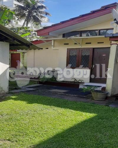 Code 3852 Land with a bungalow for sale Dehiwela