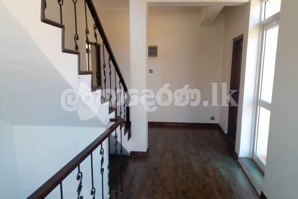 Code 3863 Building for rent Colombo 10
