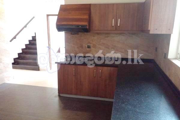Code 3863 Building for rent Colombo 10