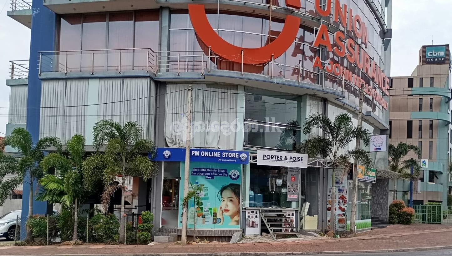 පාර්ලිමේන්තු පාරට මුහුණලා කුලියට දීමට කඩ සාප්පුවක්. කොළඹ 08