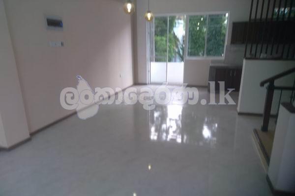Code 3897 Apt for sale Homagama