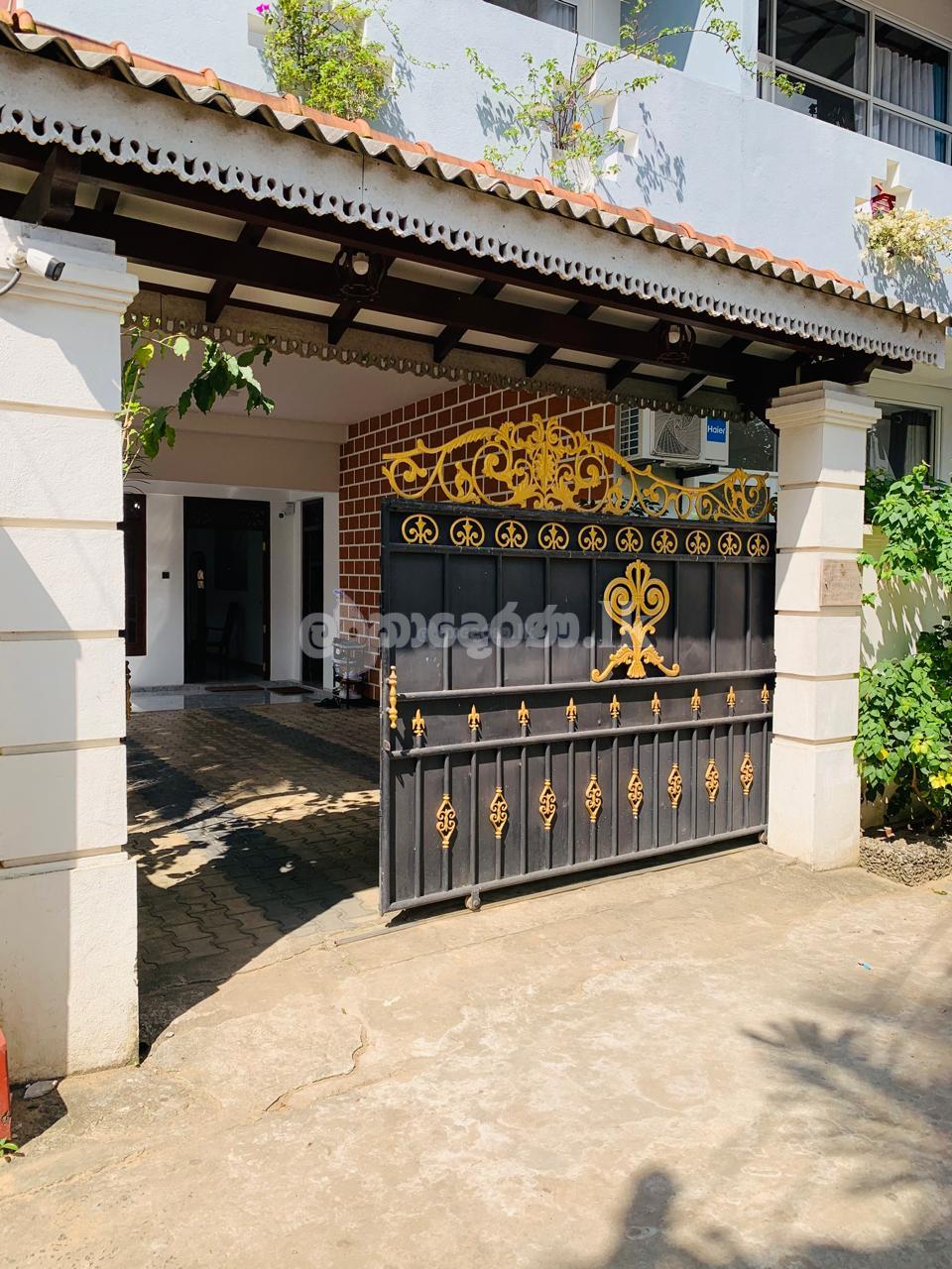 Tourist villa for sale in Ahungalla