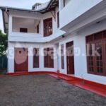 Code 3943 H0use for sale Moratuwa