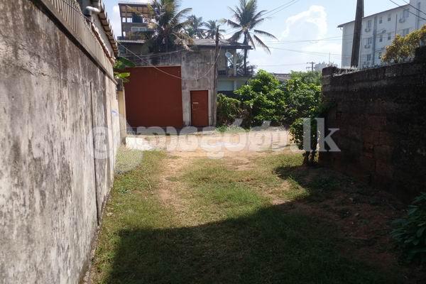 Code 3946 Lamd for sale Mt.lavonia