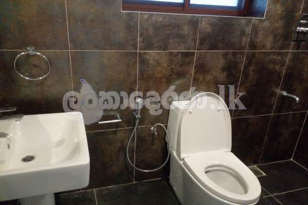 Code 3948 Land with a lucury house for sale Col05