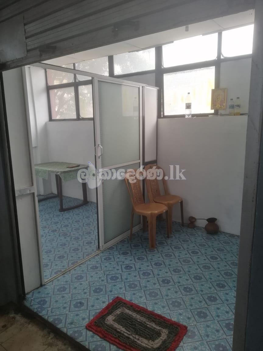 Shop for rent in Maradana